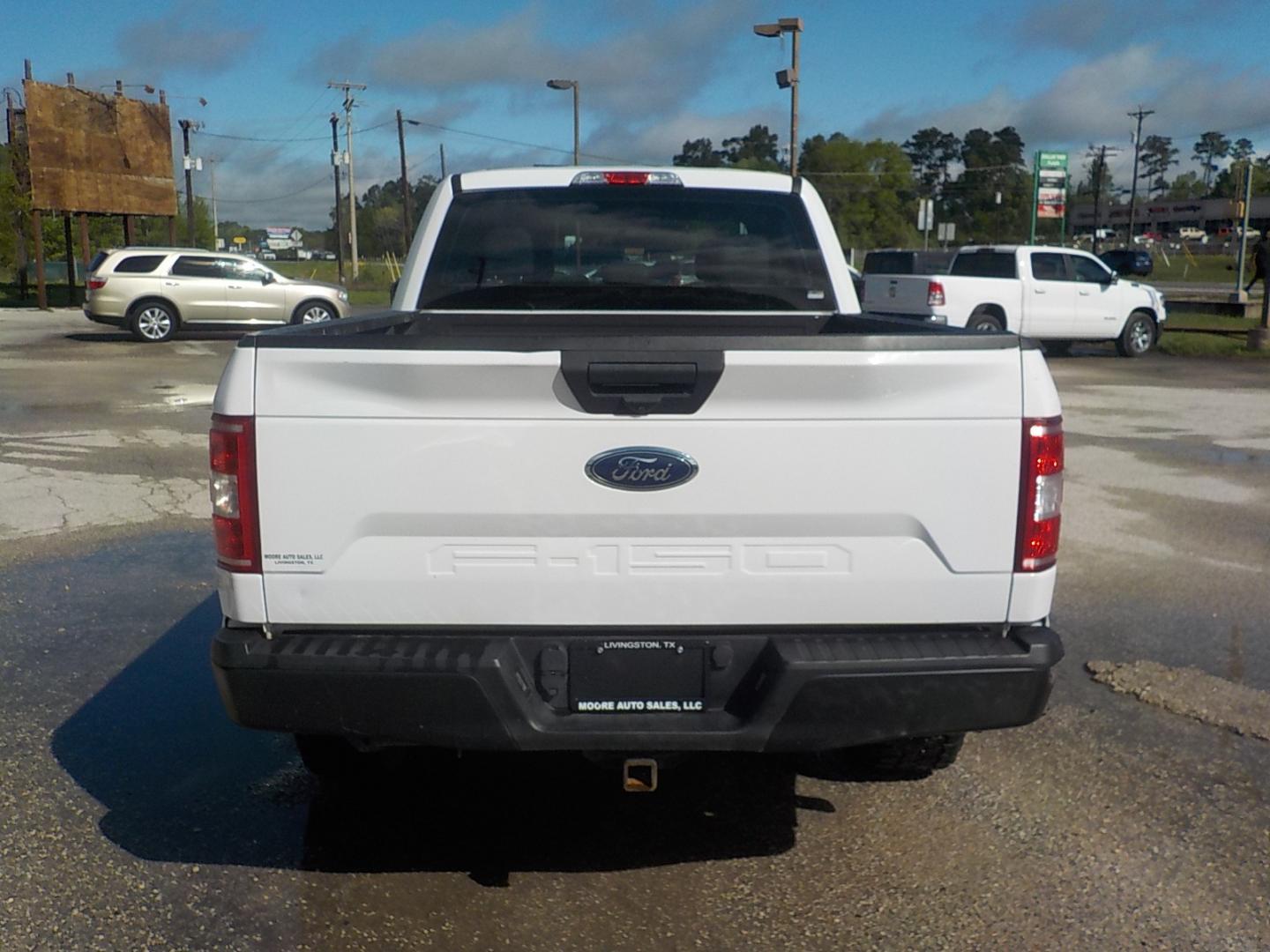 2019 White /Gray Ford F-150 XL SuperCab 6.5-ft. 4WD (1FTFX1E53KK) with an 5.0L V8 OHV 16V engine, 6A transmission, located at 1617 W Church Street, Livingston, TX, 77351, (936) 327-3600, 30.710995, -94.951157 - If anyone needs a nice work truck come help yourself! - Photo#7